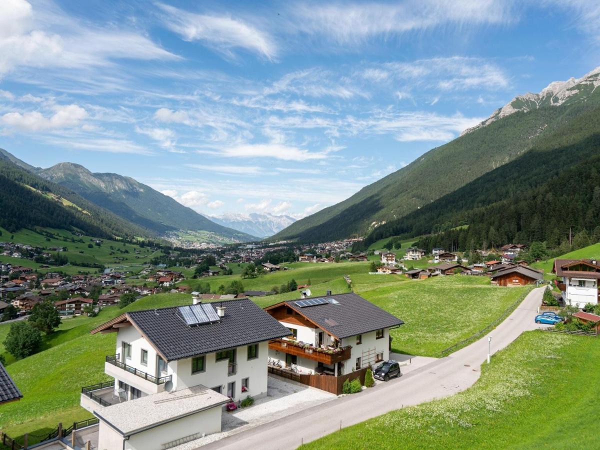 Apartment In Stubai Valley With Balcony Нойштіфт-ім-Штубайталь Екстер'єр фото